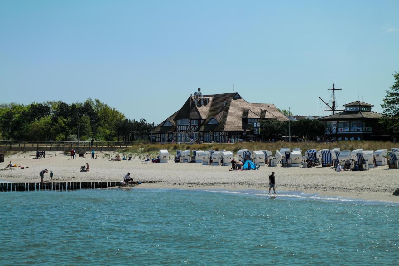 Ostseelagune Zingst, Exklusive Dhh, Strandnah, Sauna, Kamin, 3 Sz, 2 Baeder, Glasfaser, Haustierfrei, Garten Mit Suedterrasse, E-Ladesaeule, 2 Stellplaetze, Strandkorb, Fahrradschuppen, Waschmaschine, Trockner, Nichtraucher Buitenkant foto